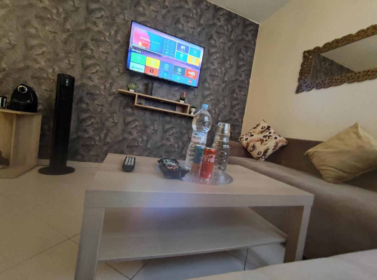 Beautiful Ground-Floor Apartment With Portable Air Conditioning, Parking, And Free Wi-Fi 카사블랑카 외부 사진